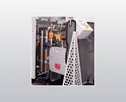 High-pressure gas purification